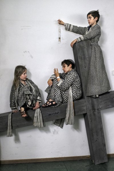 Michael Schölzel, Pause – Oberammergau, 2022 © Michael Schölzel